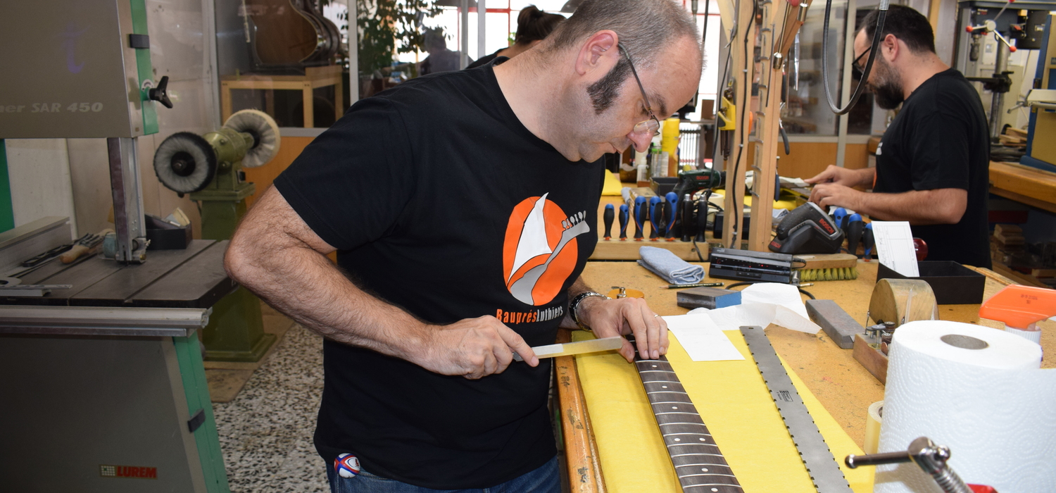 Curso de ajuste y mantenimiento de guitarras y bajos 6 de julio 2019